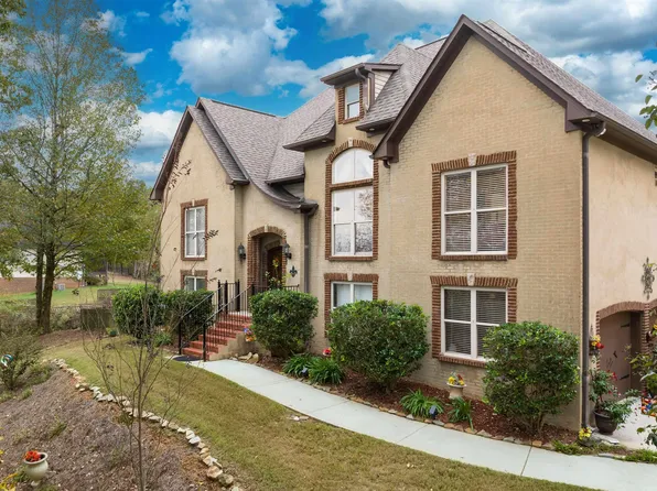 580 Crestview Ln, Trussville, AL 35173