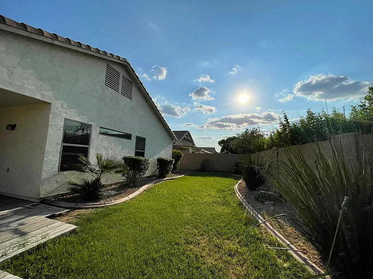 402 E Jasper Dr — Photo 18