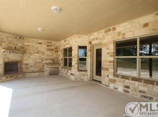 155 Triple Bend Dr, La Vernia, TX 78121