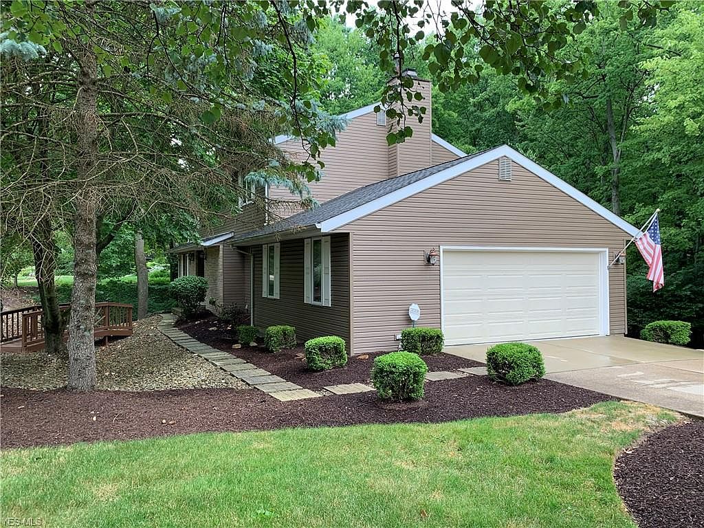 Hlover ♡ 19408 Tawny Brook Ln, Strongsville, OH 44136 | Zillow