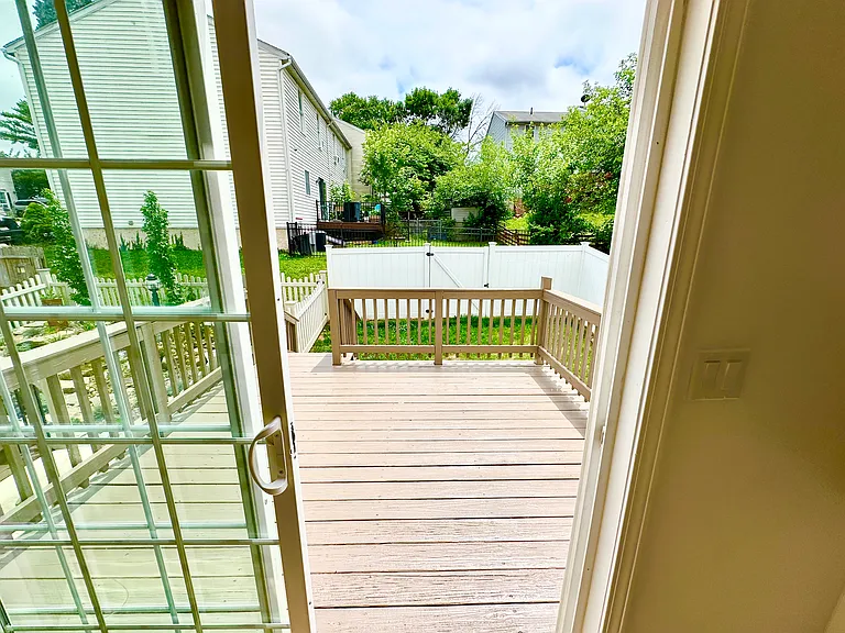 2220 Fox Run — Photo 10