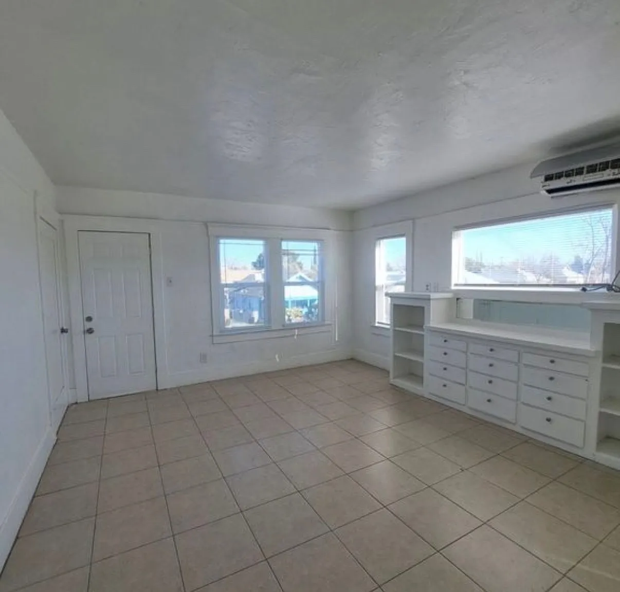 1 bed, $1,200 — Photo 2