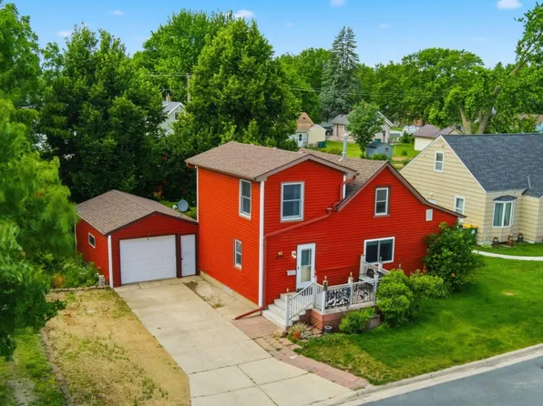 606 4th St NE, Montgomery, MN 56069