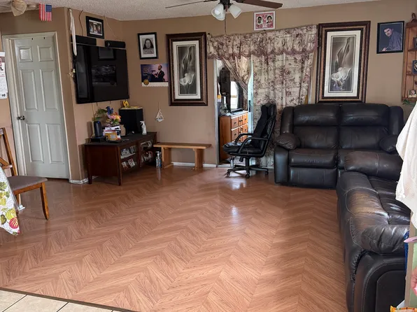 6029 Gifford Ave, Huntington Park, CA 90255