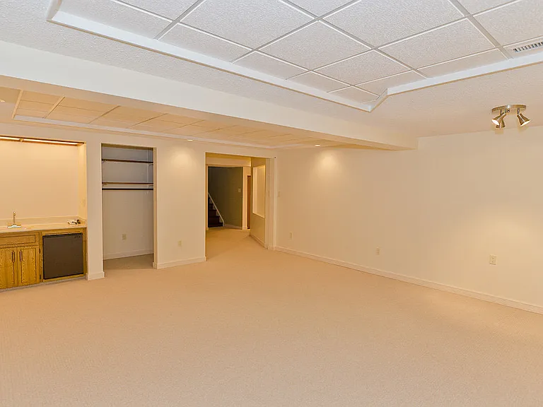 740 Coach Bluff Cres SW — Photo 27