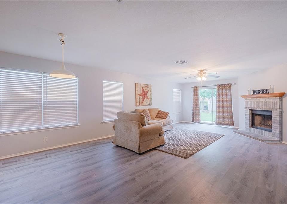1st image of 749 Marino Ct