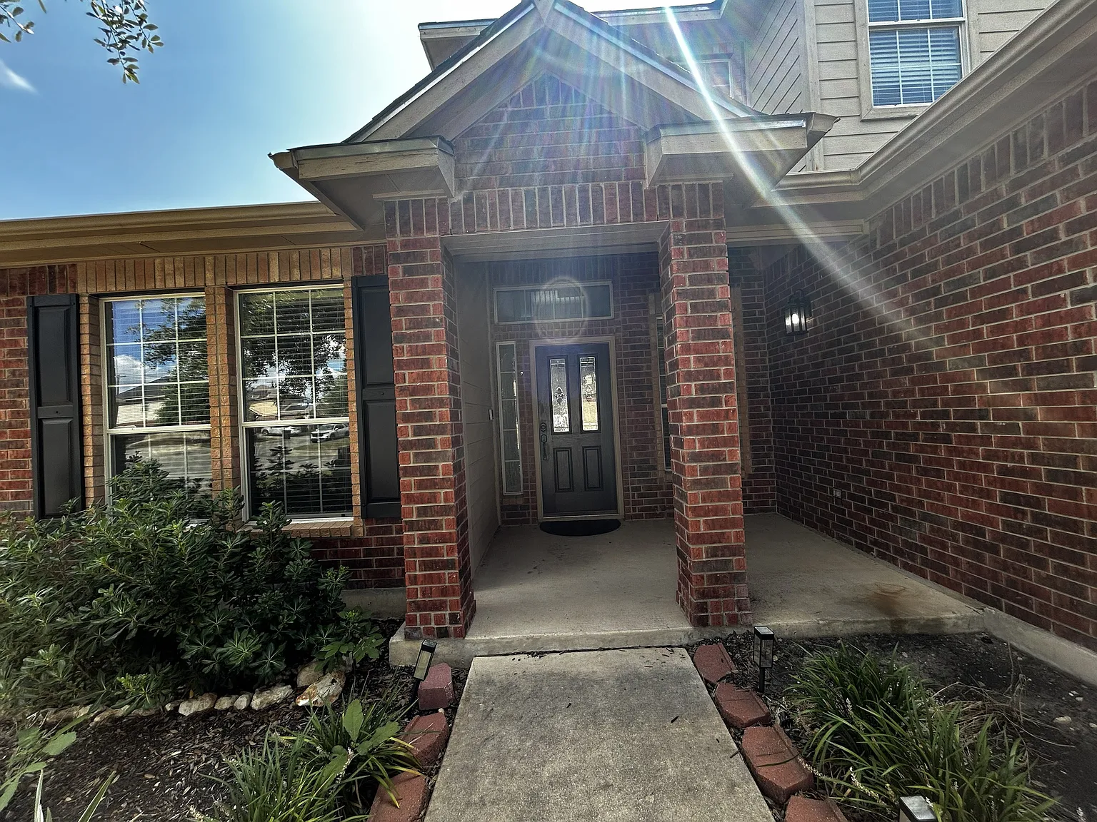 4 bed, 3254 sqft, $2,900 — Photo 2