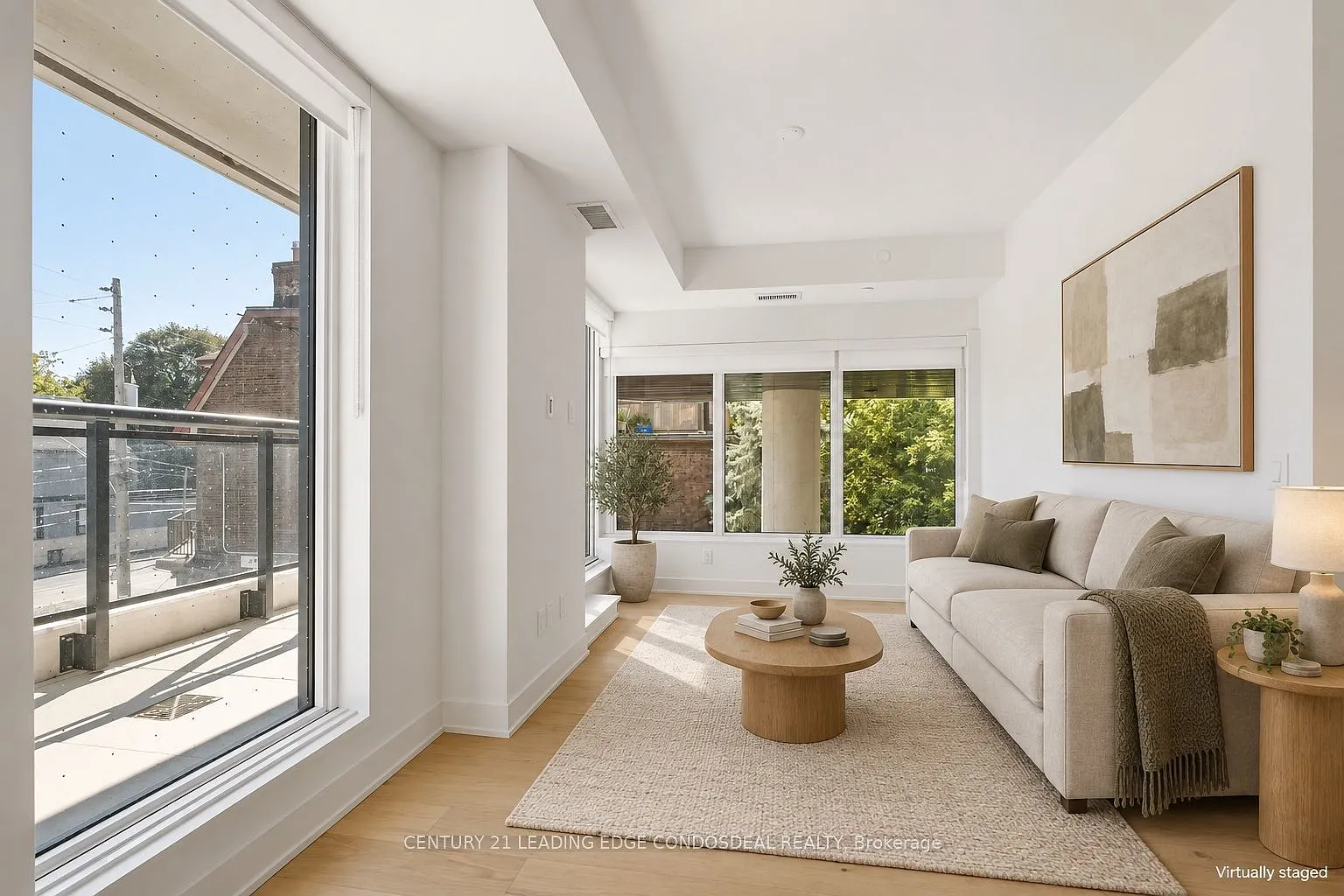 322 Dupont St — Photo 1