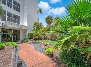 17800 Atlantic Blvd APT 303, Sunny Isles Beach, FL 33160