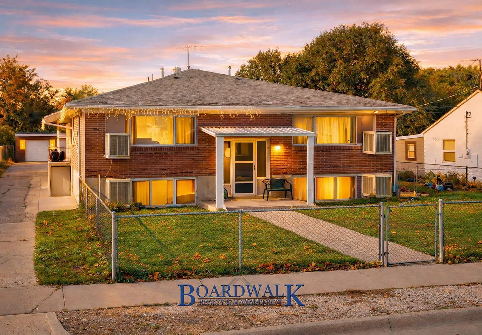 2 bed, 1.0 bath, 1200 sqft, $1,095 — Photo 1