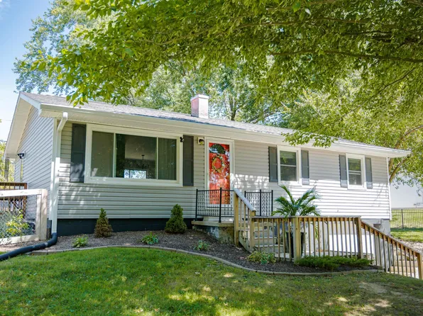 5390 W Hillcrest Dr, Bloomington, IN 47404