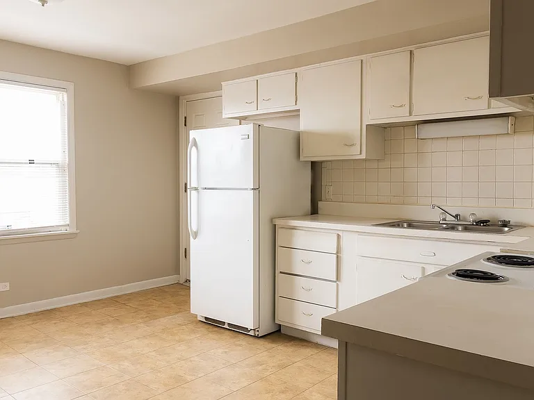 6615-19 W Lloyd Dr — Photo 6