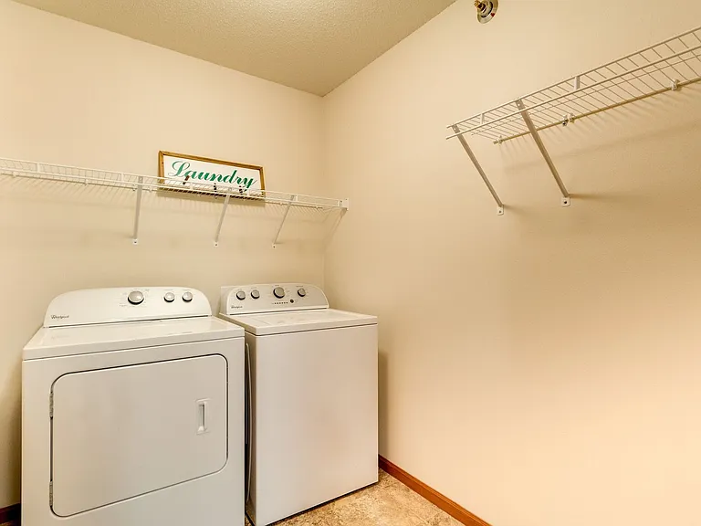 Southport Heights Apartments — Photo 12
