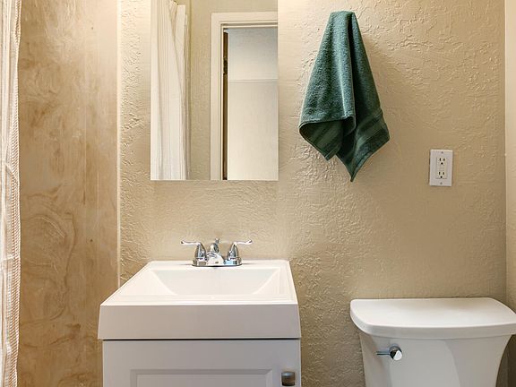 5th image of 1440 Vassar Dr NE