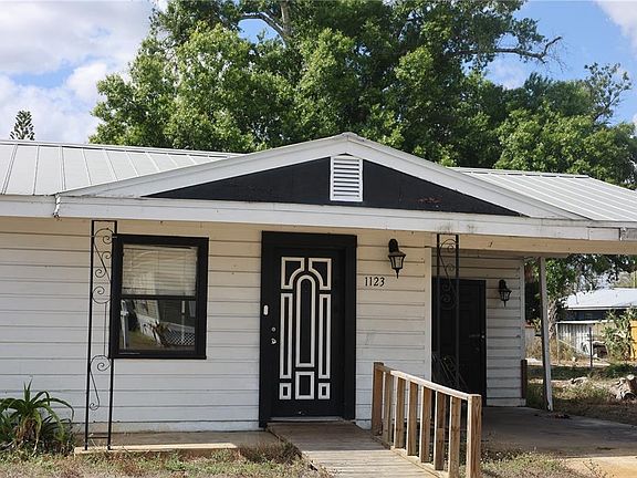 2nd image of 1123 SE 3rd Ave