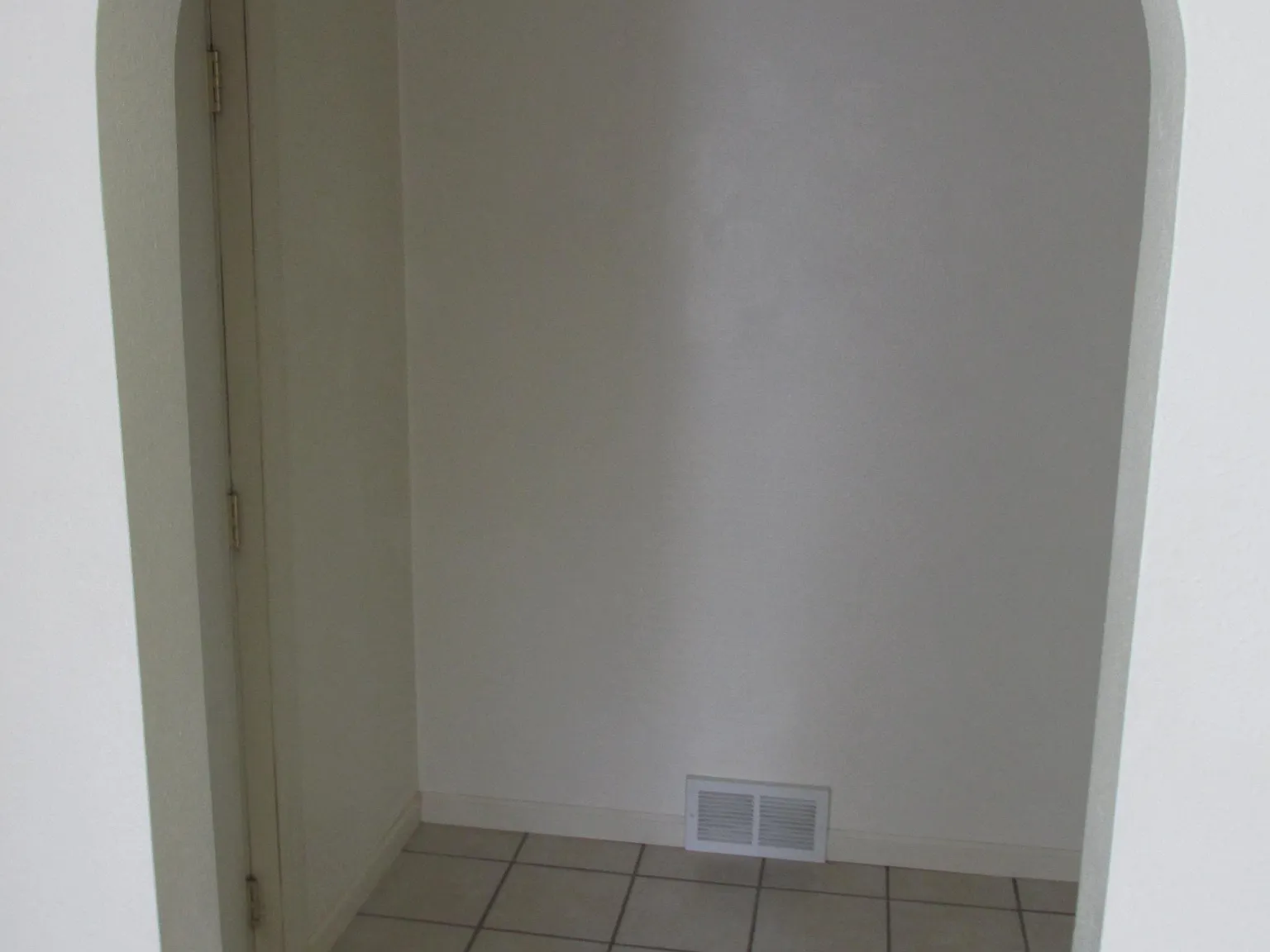 3 bed, 1300 sqft, $1,215 — Photo 3