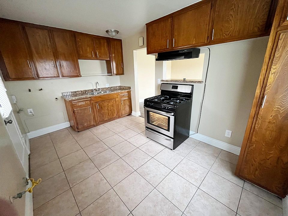 1st image of 835 S Oaks Ave APT A