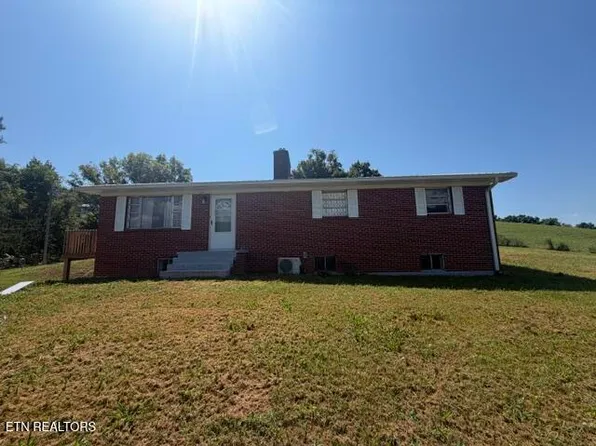 526 Blue Hollow Rd, Rose Hill, VA 24281