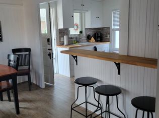 7 Concord Ave, Hampton, NH 03842