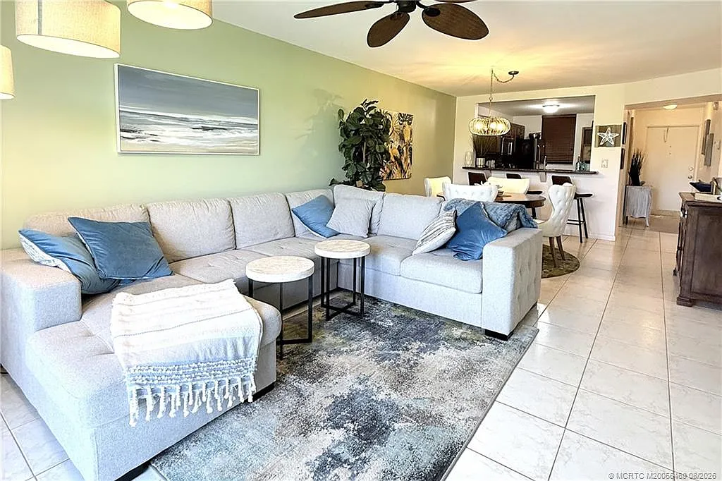 2 bed, 2.0 bath, 1023 sqft, $4,000 — Photo 4