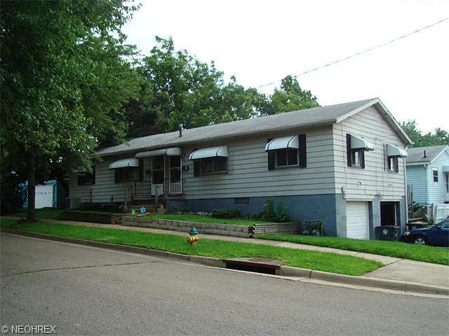 553 & 555 Damon St photo 1