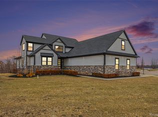 14270 Wright Dr, Linden, MI 48451