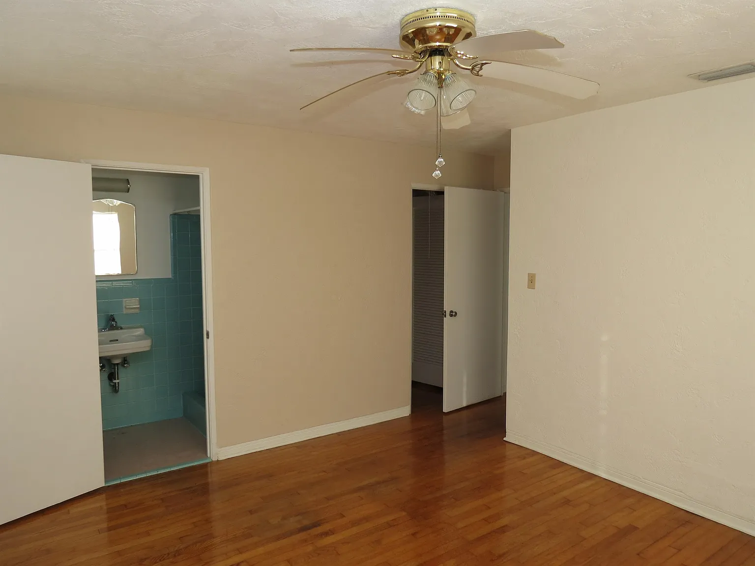 90 Dawn Drive - 1 — Photo 1