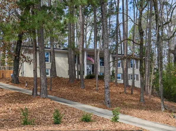 2361 Garland Dr, Vestavia Hills, AL 35216