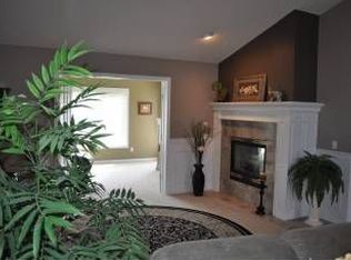 10465 Eagle Pointe Trl, Woodbury, MN 55129