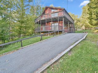 80 Roamingwood Rd, Lake Ariel, PA 18436