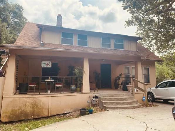 3883 E 62nd St, Kansas City, MO 64130