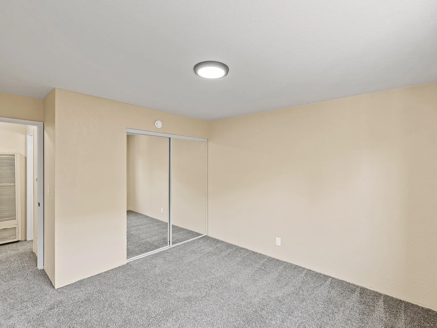 The Peppertree Apartments — Photo 3
