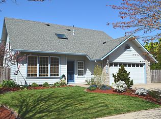 4075 Sabrena Ave, Eugene, OR 97404