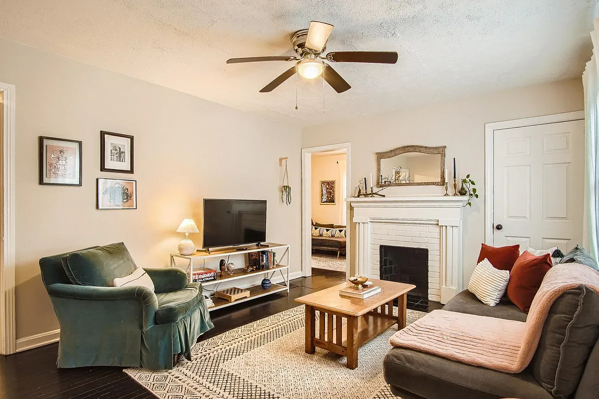 Building Photo - Lanvale Dr SW
