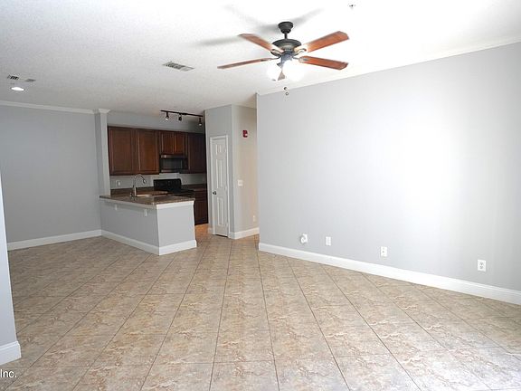3rd image of 120 VERACRUZ Drive #822