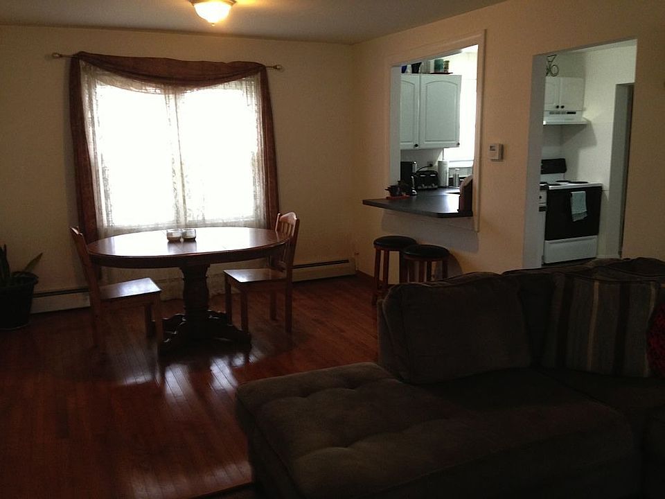 2nd image of 326 East Cir