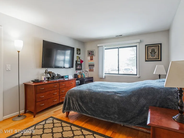 1026 Castilian Ct #114 — Photo 8
