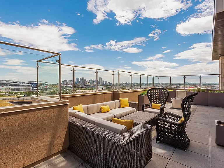 Luxe at Mile High — Photo 26