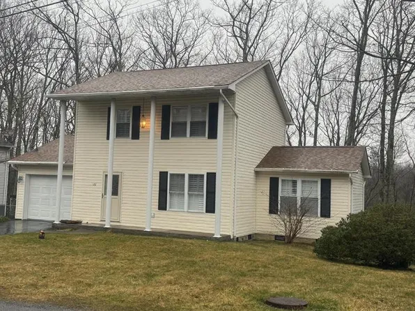 122 Panda Dr, Shady Spring, WV 25918