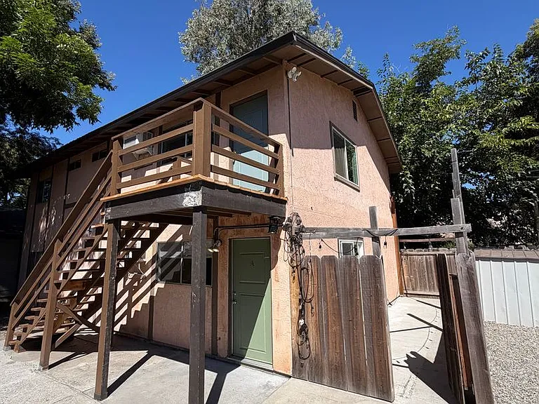 1448 Warner St — Photo 1