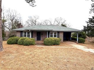 290 W Valley Dr, Fort Valley, GA 31030