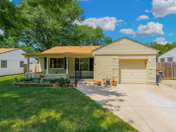 2301 S Pershing Ave, Wichita, KS 67218