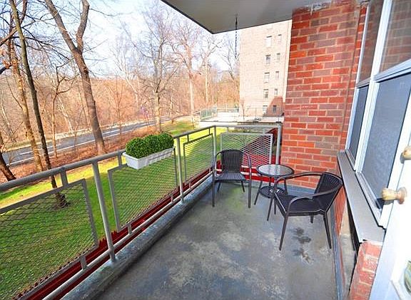 Private Balcony is a great place to have a meal, enjoy a glass of wine with friends or read a good book.