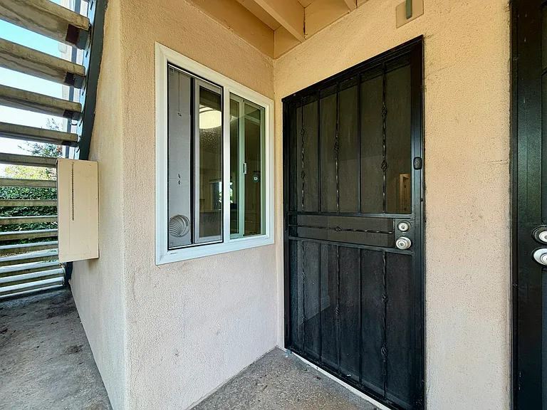3238 Ashford St — Photo 16