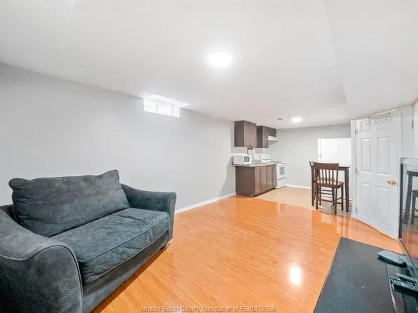 143 Rouge River Dr, Scarborough, ON M1B 6G2