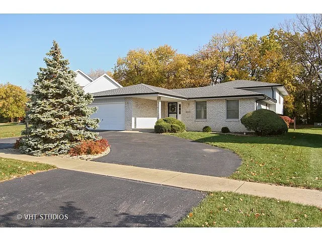 18309 Robin Ln photo 1