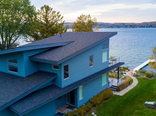 3178 Glenwood Beach Dr, Boyne City, MI 49712