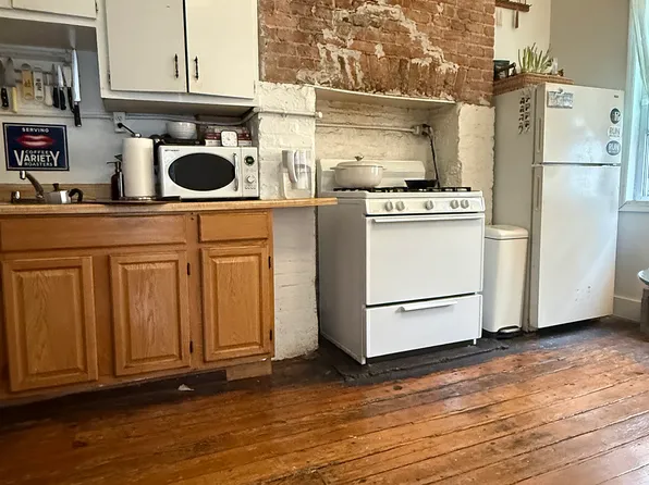 10 Sutton Street image 1 of 9