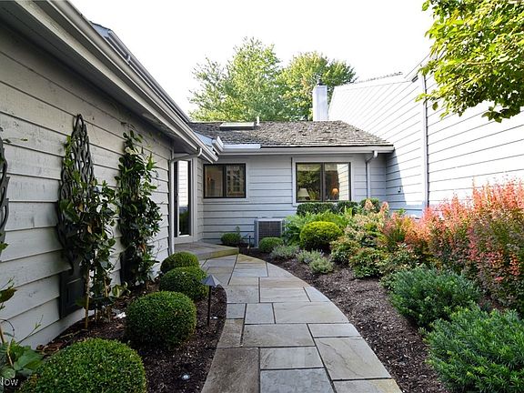 4th image of 3885 Chestnut Ct #2