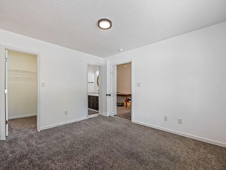 2056 Sylvan Lake Dr — Photo 32